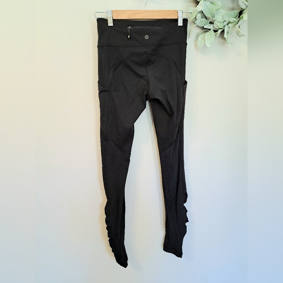 lululemon athletica Pants - Lululemon Black Leggimgs Scrunch Leg Pocket Back Size 4